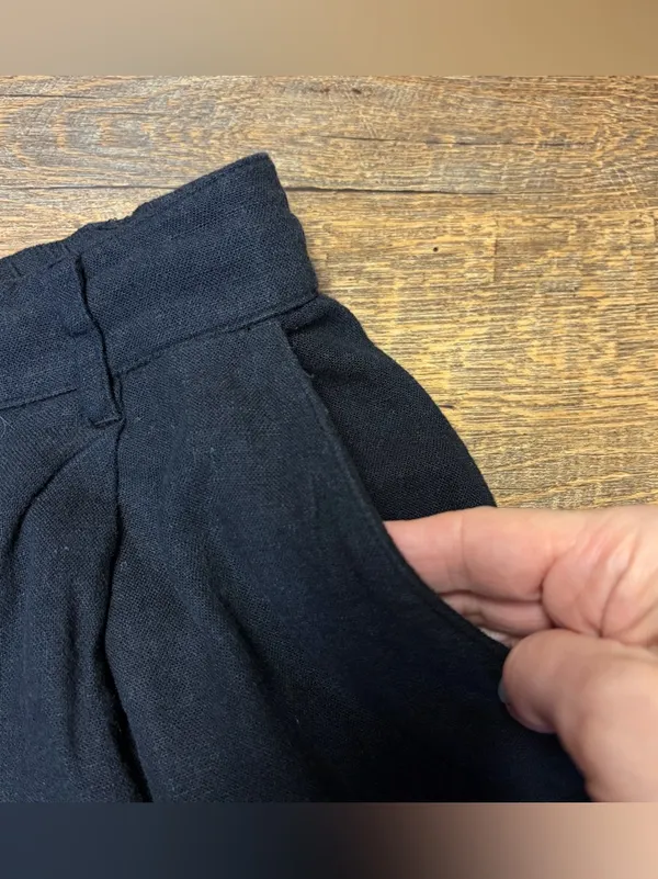 Abercrombie & Fitch Lined Black Linen Blend Pleated Shorts Women's Small Pockets - Image 2