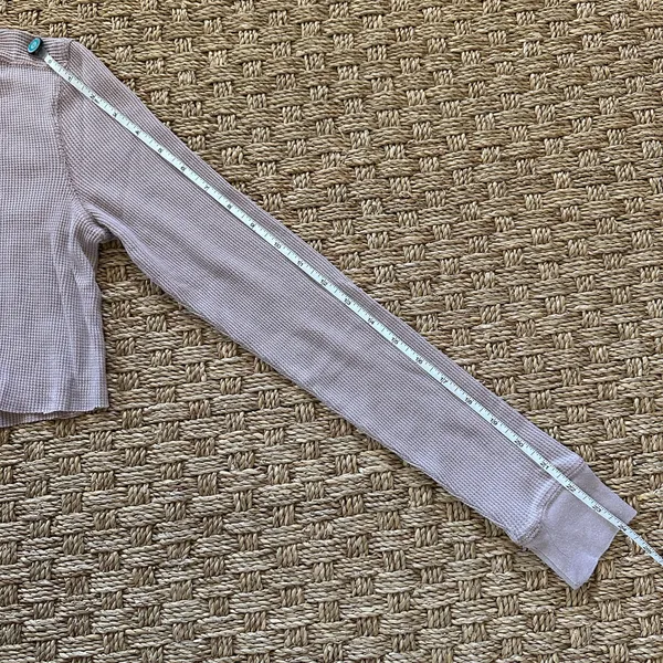 Wild Fable Blush Pink Long Sleeve Thermal Waffle Knit Henley Crop Shirt M - Image 5