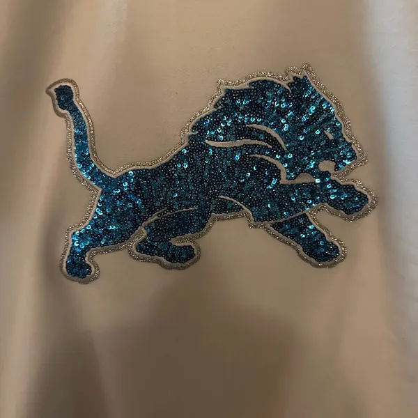 Detroit Lions sweatshirt! NFL white sequin bedazzled logo crewneck size small! - Image 2