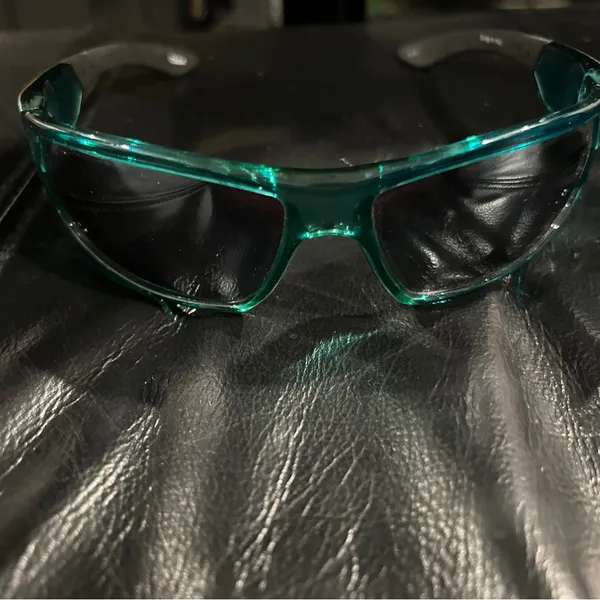 Identity Stylish Green Sunglasses - Image 12