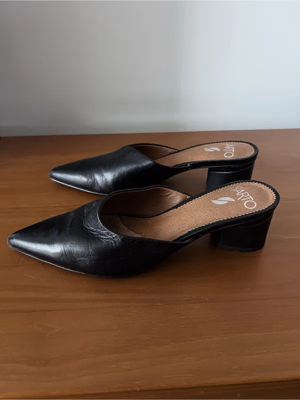 Franco Sarto Black Pointed Leather Mule - Image 2
