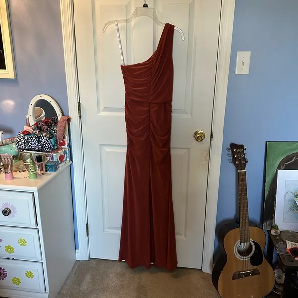One shoulder bridesmaid dress - Image 4