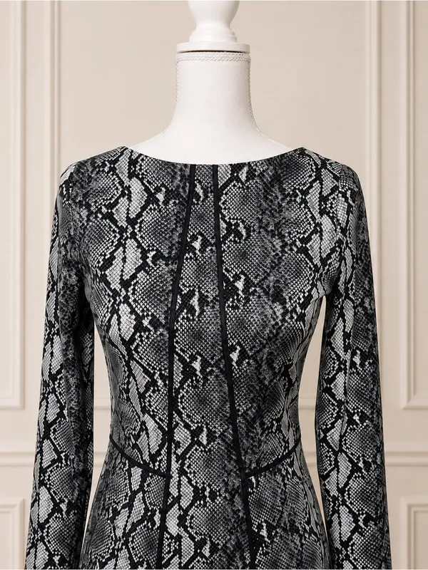 NWOT Michael Kors Snake Print Fit & Flare Dress Size 2 Black Gray Long Sleeve - Image 3