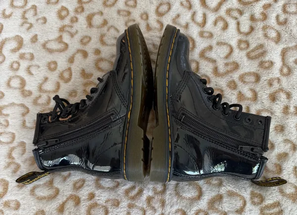 Dr. Martens 1460 Boots Black Patent Leather Kids Size: 11 (Youth) - Image 7