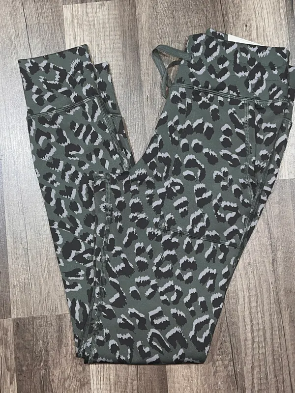 Small OFFLINE By Jacquard Peak Legging BNWTS $54.95 Royal Palm - Image 4