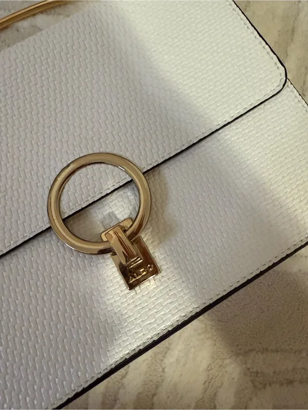 Aldo White Textured Crossbody Bag Crossbody Bag with Gold - Image 3