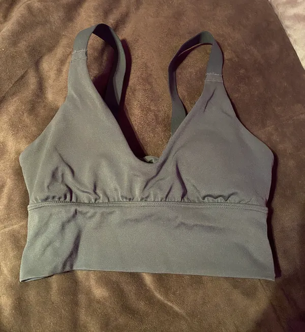 Aerie twist back sports bra - Image 2
