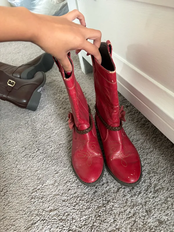 BOC born boots Red Size 6.5 - Image 2