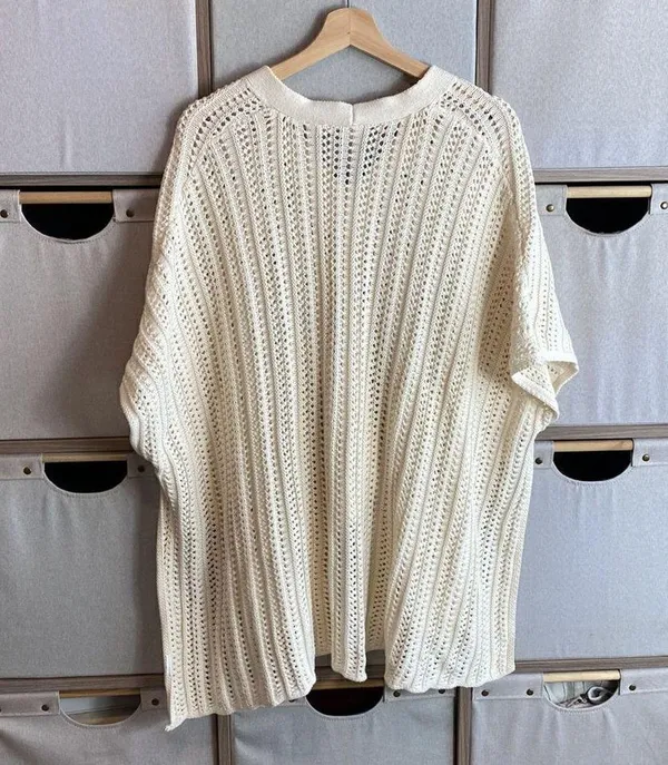 Gap Crochet poncho - Image 7