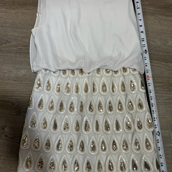 Boohoo White and Gold Sequin Dress - Image 5