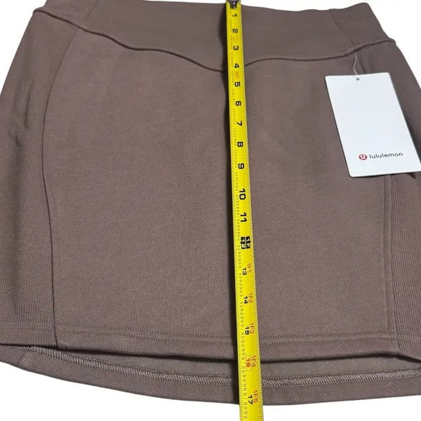 NEW Lululemon Scuba‎ Mid Rise Mini Skirt Color Taupe Athleisure Comfort Chic S - Image 9