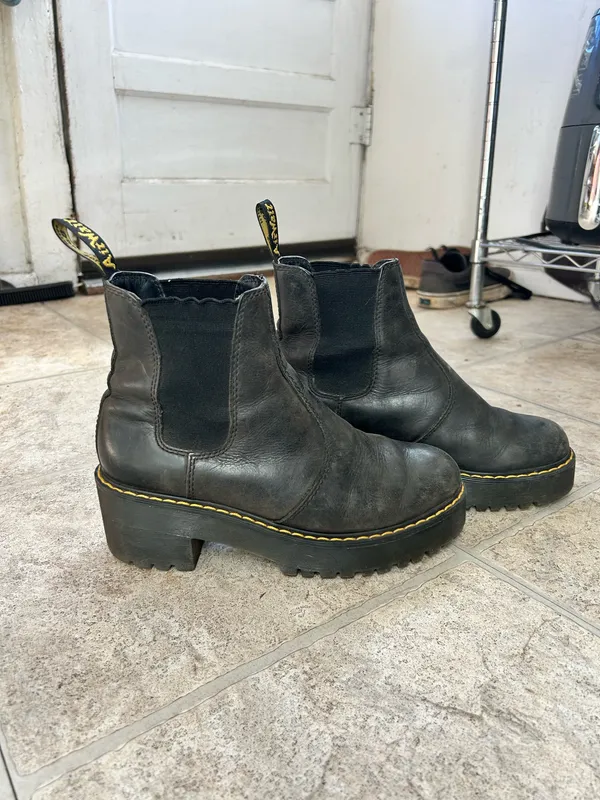 Platform Dr. Martens Chelsea Boots - Image 4