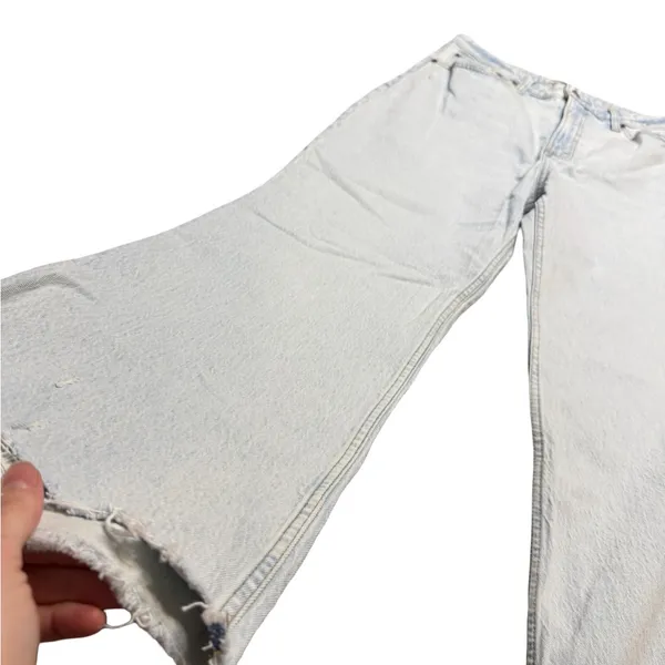 👖‎ Abercrombie & Fitch Curve Love 90s Relaxed Jeans Light Wash Size 31 / 12 👖 - Image 3