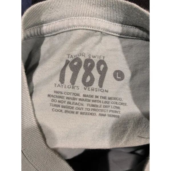 1989 Taylor Swift Taylor's Version Long Sleeve Shirt Adult Large Official Merch - Image 3