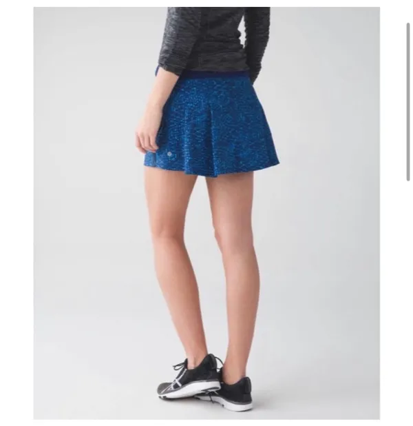 Run Pace Rival Skirt in Elegant Samba Snake Kayak Blue Size 4 Reg - Image 4