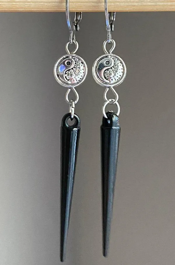 Handmade grunge punk funky edgy style yin yang & spike charms unique earringsψ(｀∇´)ψ🖤 - Image 3