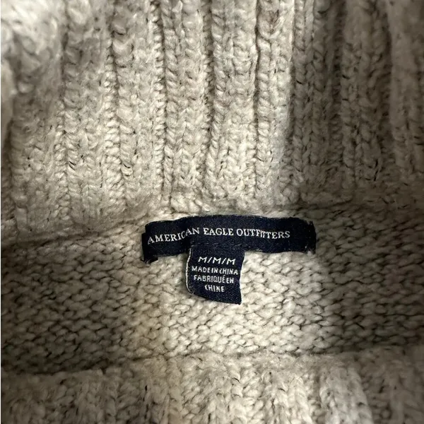 American Eagle Cropped Mock Turtleneck Sweater Women's Size Medium Neutral - Image 4