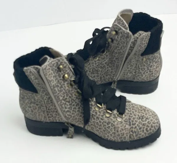 OTBT Lakewood Leather Animal Print Side Zipper Lace Up Faux Fur Lined Boots 8 - Image 4