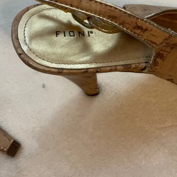 FIONI Clothing Tan and Gold Heels Slingback - Image 6