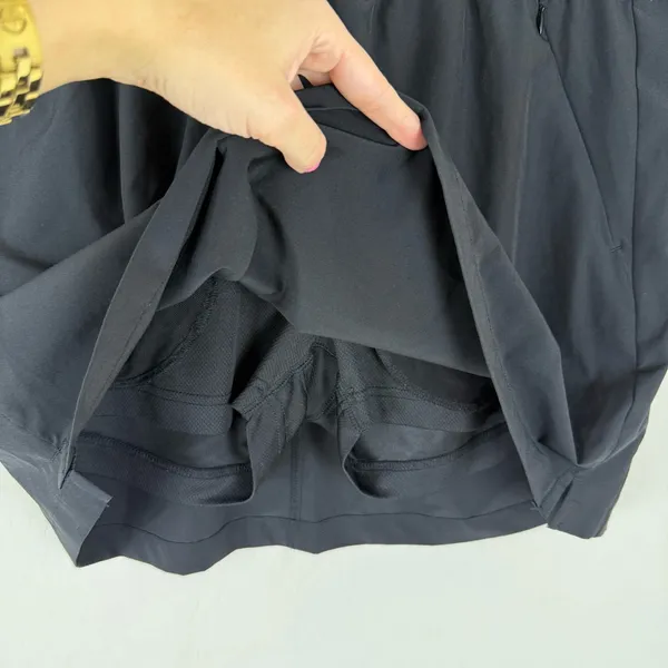Quince Performance Tech Skort Black - Image 6
