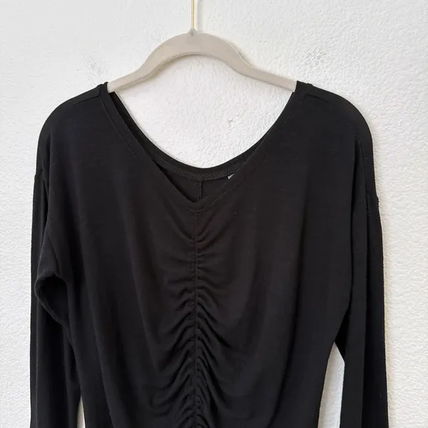 [Zella] Heathered Black Amare Ruched Front V-Neck Long Sleeve T-Shirt Sz Medium - Image 3