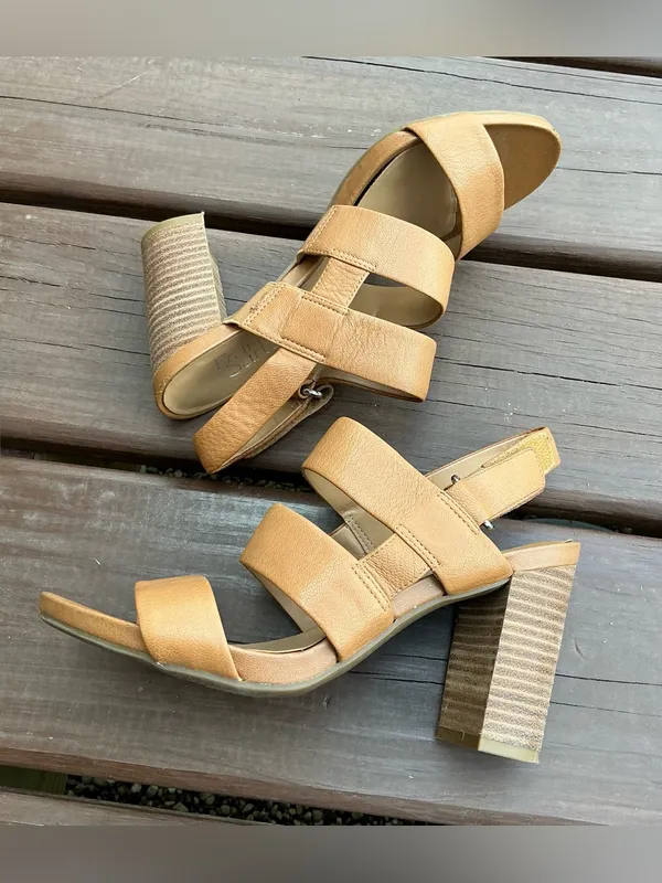 Franco Sarto Tan Strappy Block Heel Sandals🌷🌷 - Image 3