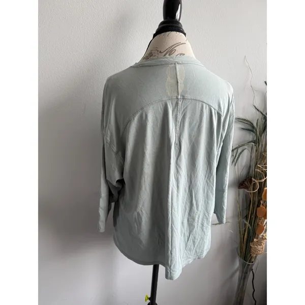 Lululemon Back in Action Long Sleeve Shirt Sage Green‎ Relaxed Fit Size 10 flaw - Image 2