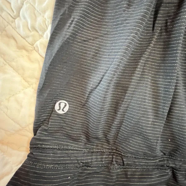 Lululemon Shirt Womens 6 Black Rest Less Tank Running Runner Racerback Ladies - Image 9