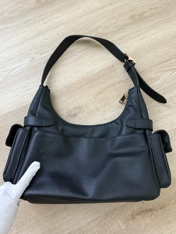 Izzie Fiorelli Black Shoulder Bag - Image 3
