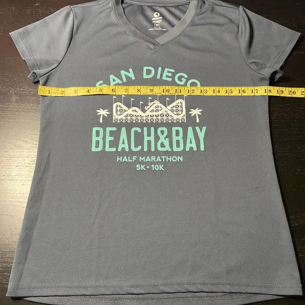 GreenLayer Sports Gray San Diego Beach & Bay Half Marathon T-Shirt size M - Image 4