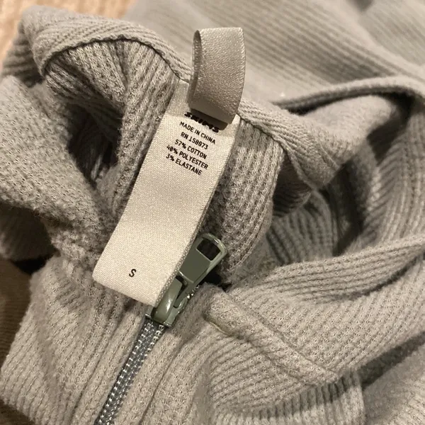 SKIMS CROPPED ZIPPED HOODIE - Image 4