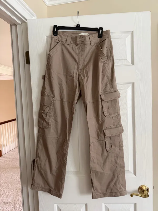 Abercrombie Relaxed Cargo Curve Love Pants - Image 2