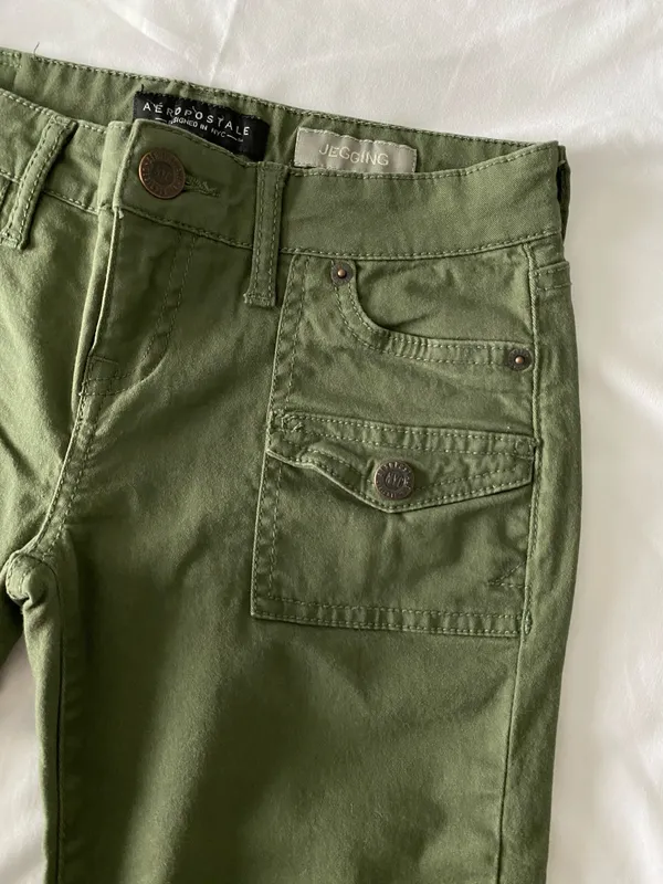 Olive Green Low Rise Cargo Jeggings - Image 3
