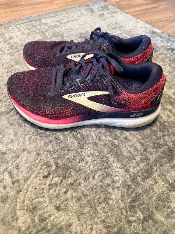Brooks Women's Ghost 16 Sneaker - Image 3