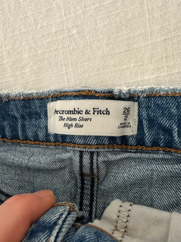Abercrombie High Rise Mom Short - Image 3