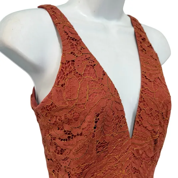 Dress the Population Burnt Orange Gold Lace Tiered V-Neck Midi Dress size S - Image 12