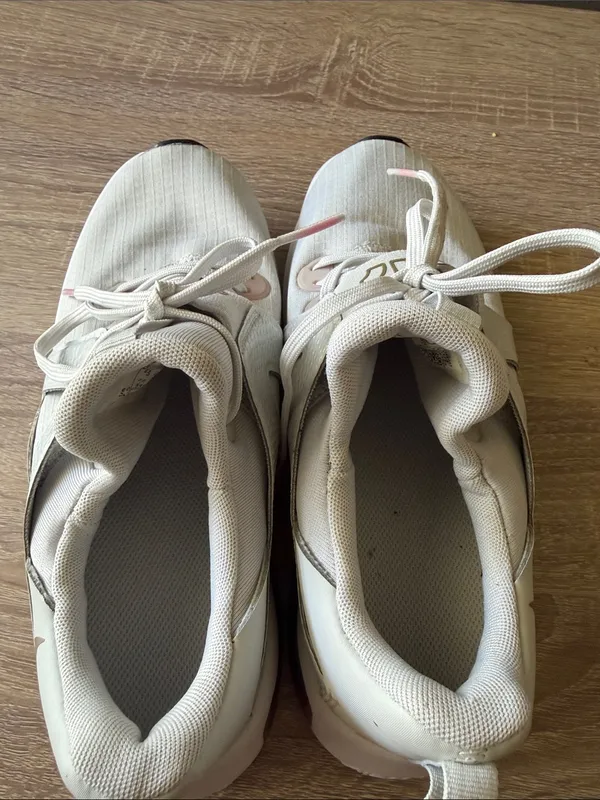 Nike Women’s Airmax Slip-On Sneakers in Ivory with Rose Accents 7.5 Preowned - Image 10