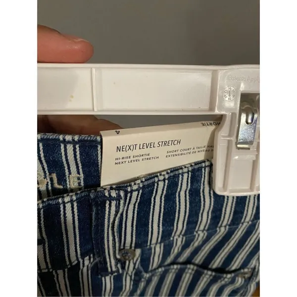 American Eagle Next Level Stretch Hi Rise Pinstripe Shorts Size 4 NWT - Image 3