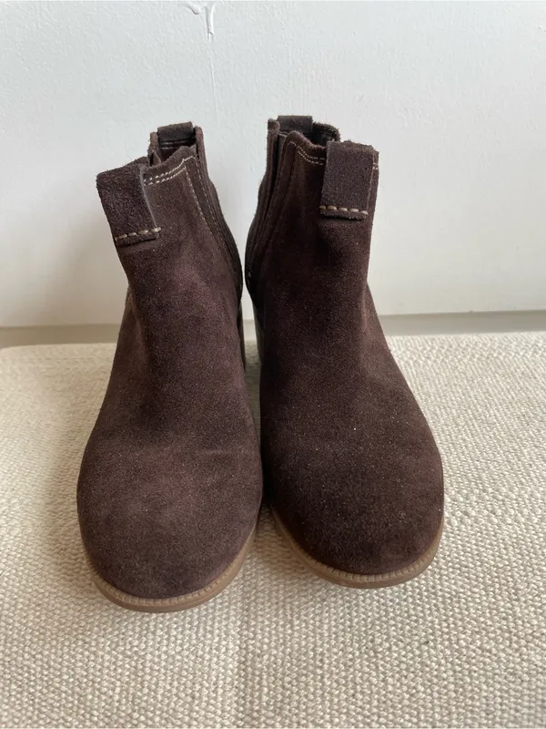 Clarks Suede Leather Chunky Heel Ankle Boots Size 6.5 Cowgirl Western - Image 2