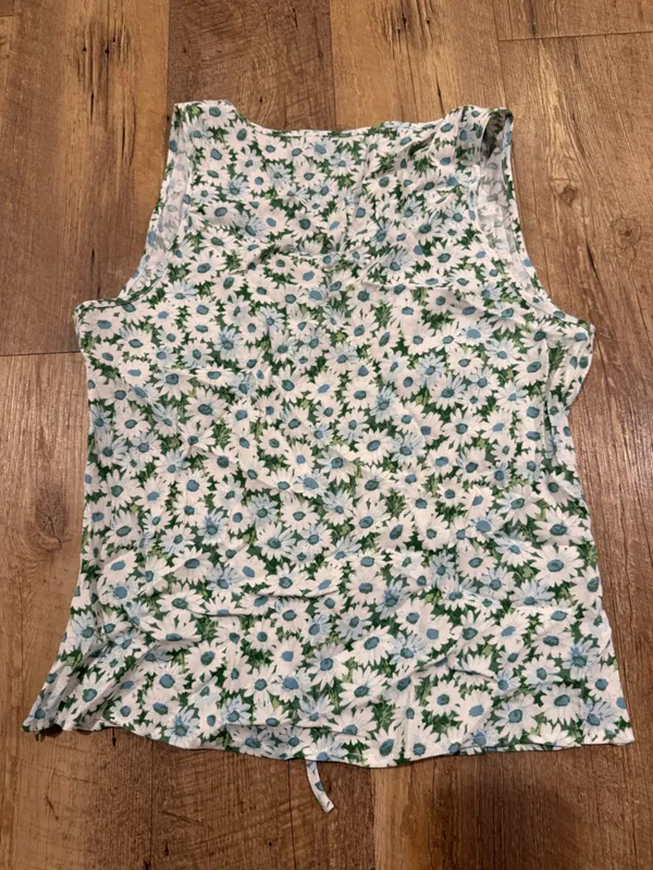 Reformation Green Floral Tie-Front V-Neck Miri Floral Daisy Tank 8 - Image 7