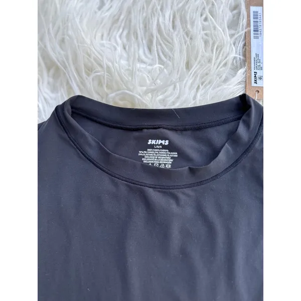Skims Fits Everybody Long Sleeve T-Shirt Onyx Size Large - Image 4