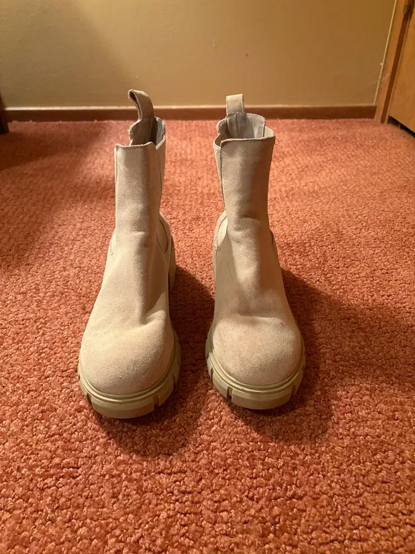 Women’s Steve Madden Boots  - Image 2