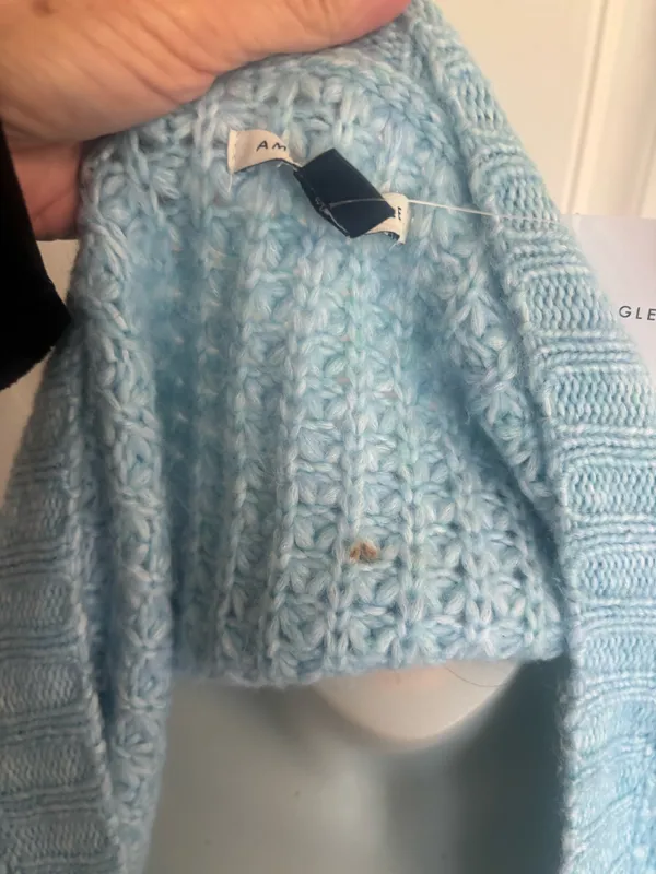 NWT Large. American Eagle Outfitters Light Blue V-neck long pullover sweater. Retail 64.95. - Image 5