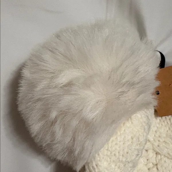 UGG Women's Novelty Cream Cable Knit Beanie with Pom-Pom - Image 3