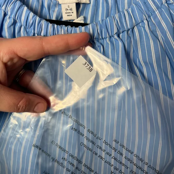 Free Assembly Woman Size Small Gathered Neck Top Long Tie sleeve Blue Stripe Nwt - Image 10