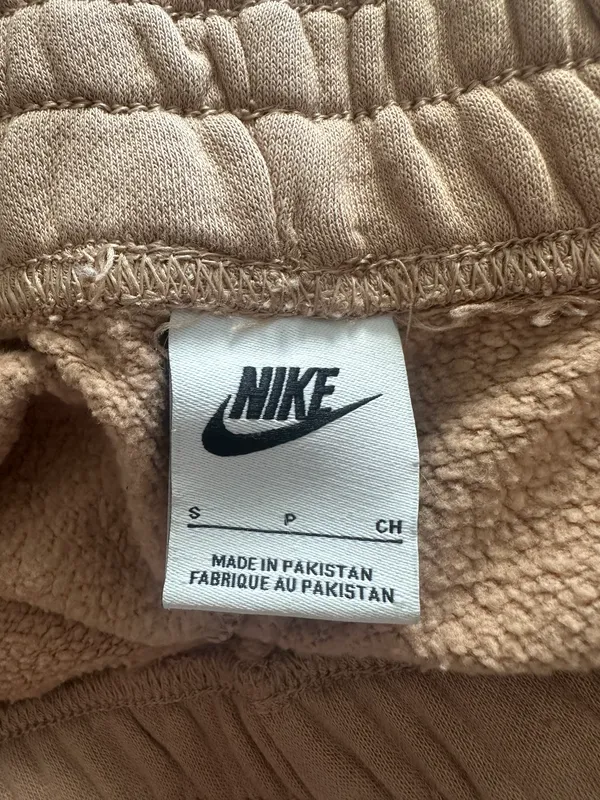 Nike Sportswear Essential Sweatpants - Image 3