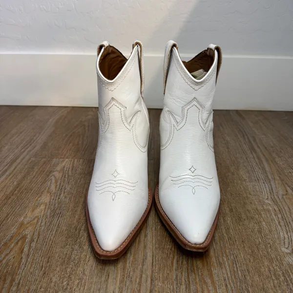 Thursday Boot Co. Sedona Country Star White Leather Western Ankle Boots 9.5 - Image 2