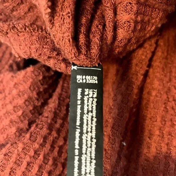 Out From Under Rust Oversized Thermal Button Front Top Women's Size Small‎ - Image 5