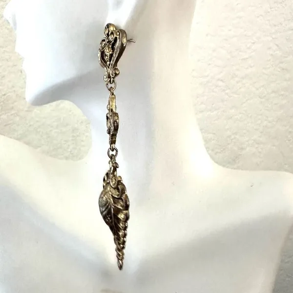 Gold tone Vintage Victorian Renaissance statement Dangle Earrings - Image 4