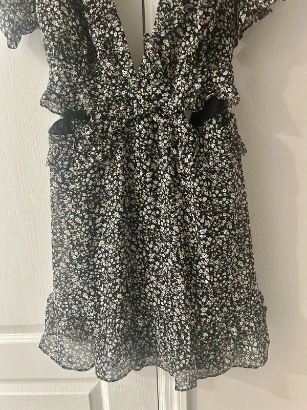 Vine Tree Black Floral Ruffle Cut out Dress Size Large - Image 3